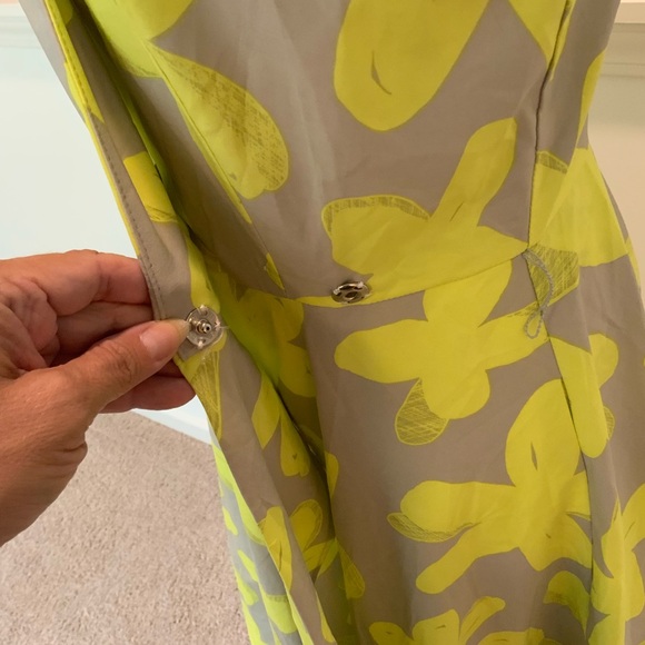 Alex +Alex Floral Wrap Dress in Gray and Yellow size 8 - Picture 8 of 10